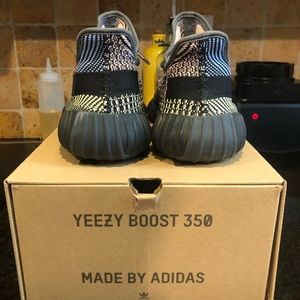 Yeezy boost 350 v2 yecheil non reflective